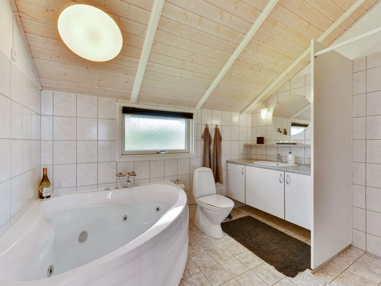 "Valea" - 300m to the fjord-Binnen