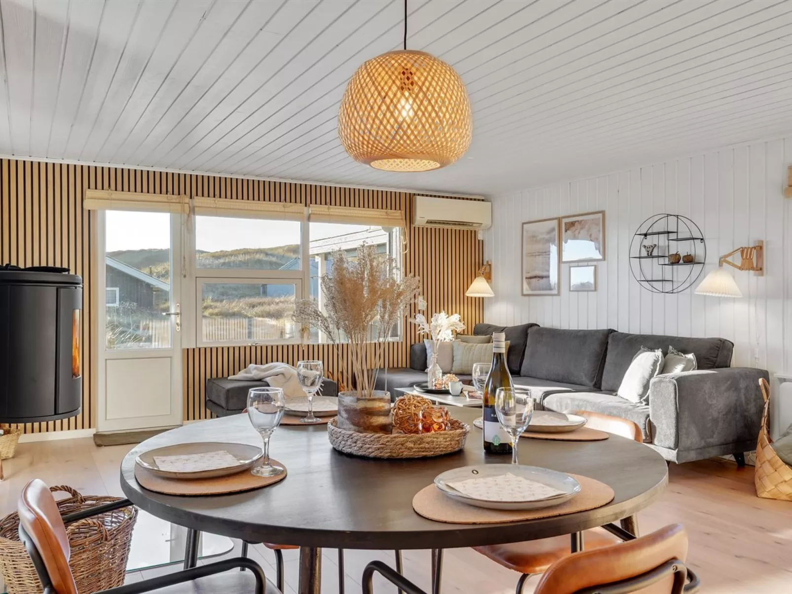 "Assa" -  from the sea-Binnen