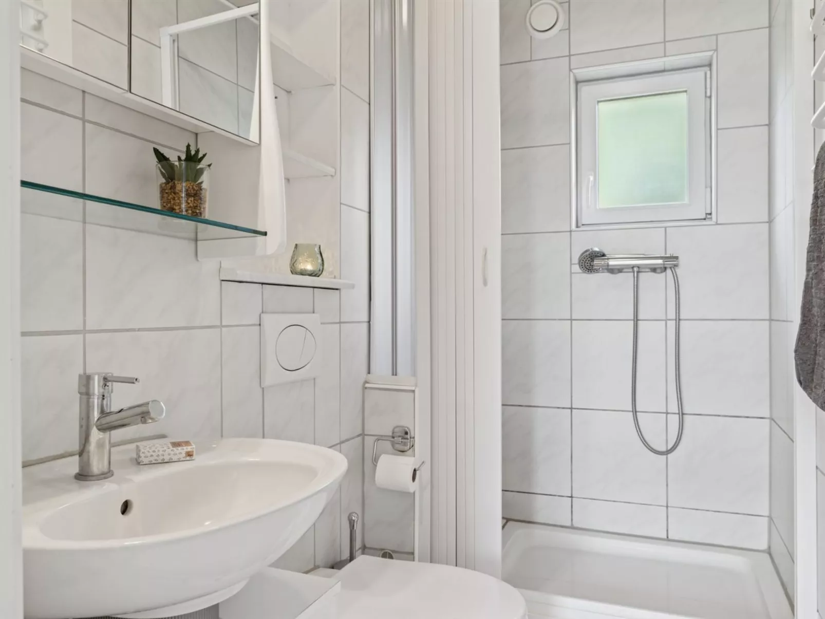 "Merit" - 800m from the sea-Binnen