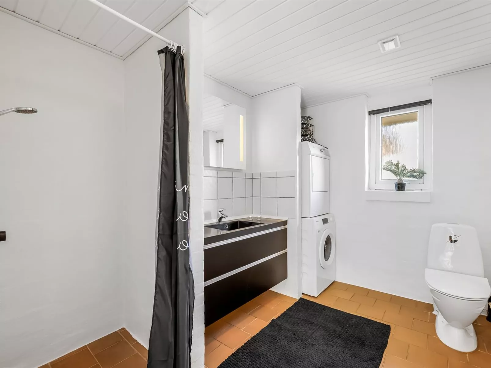 "Ewy" - 300m from the sea-Binnen