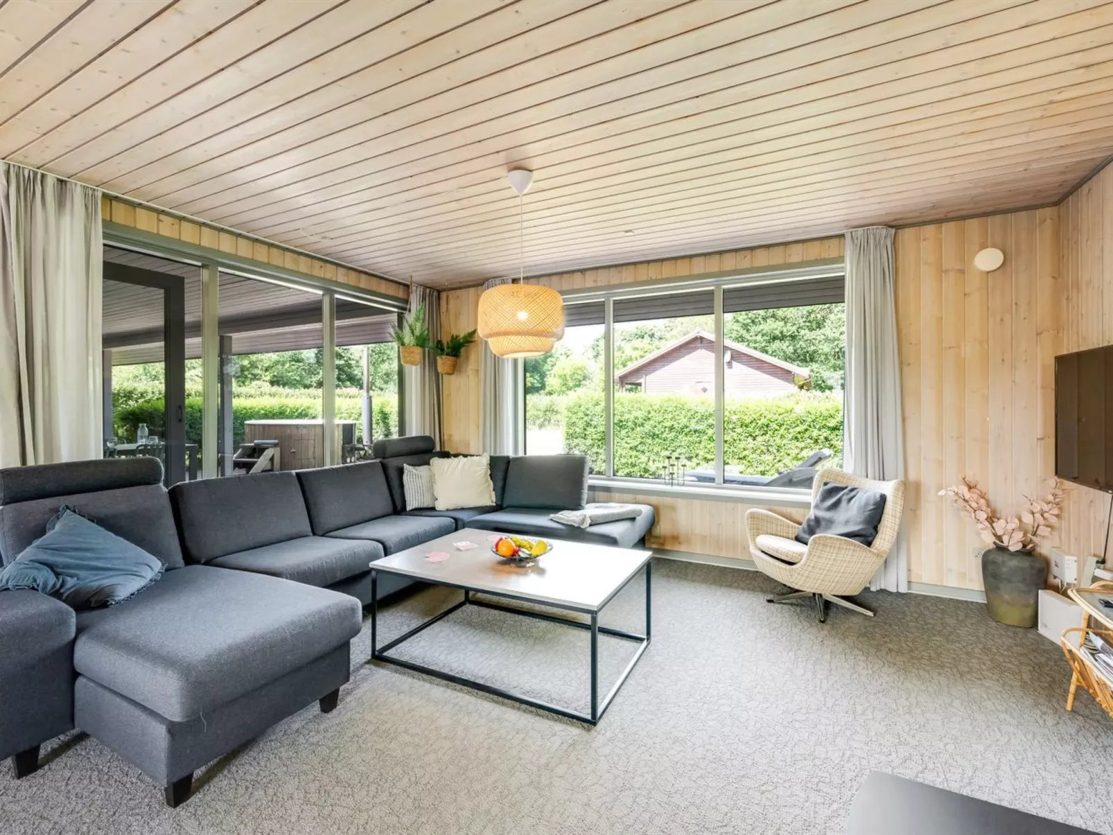 "Knag" - 800m to the fjord-Binnen