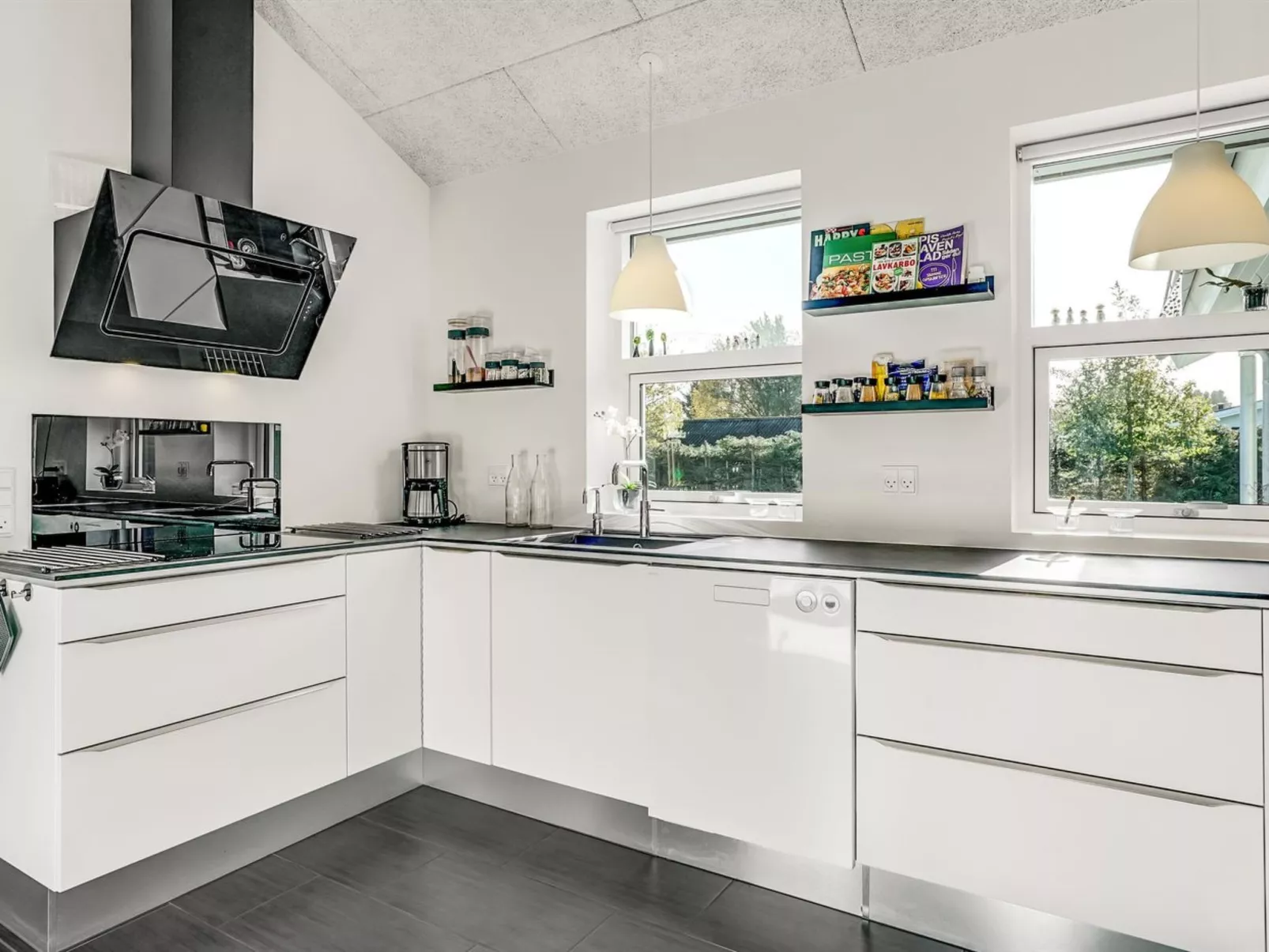 "Geri" - 700m from the sea-Binnen