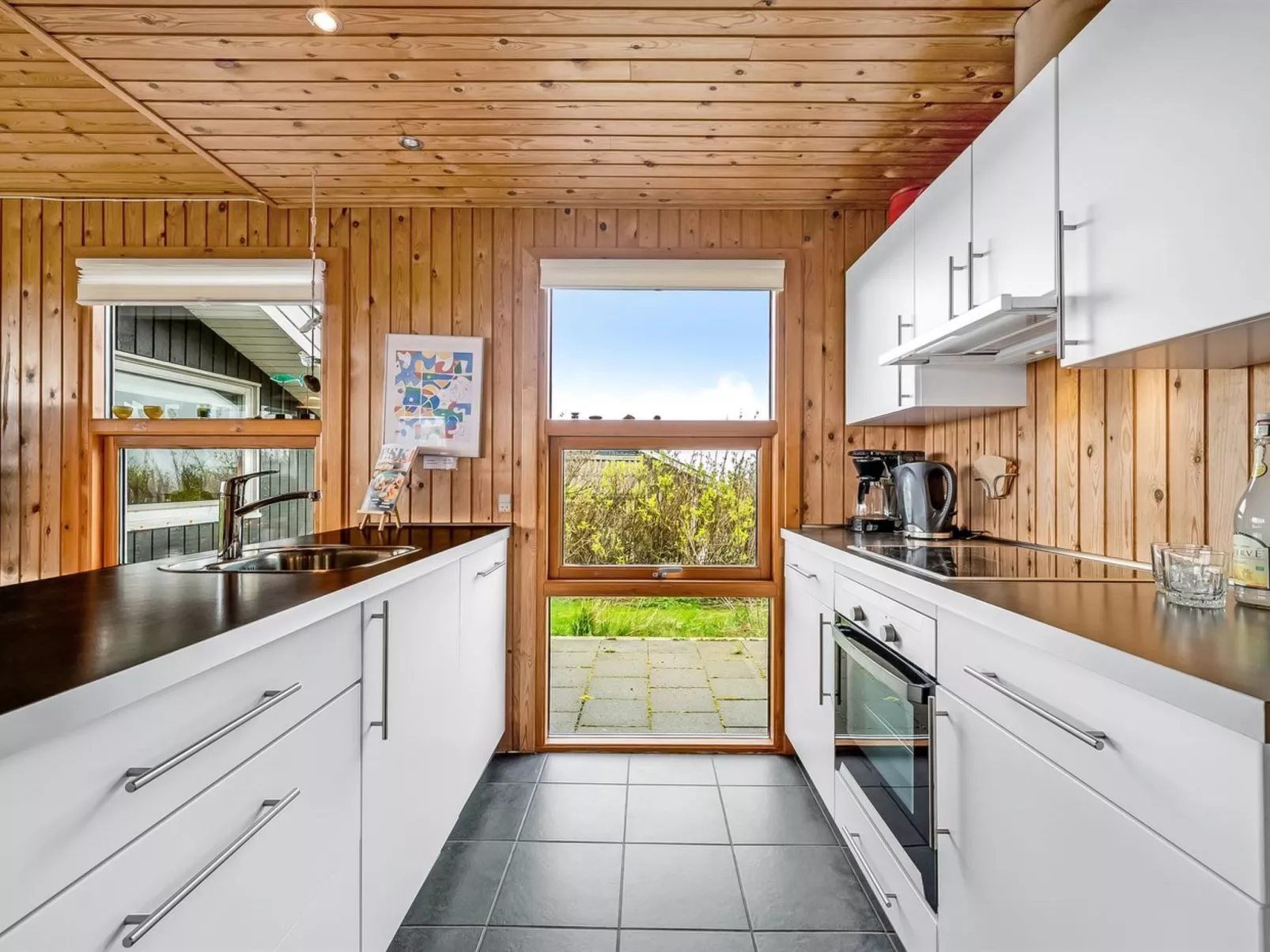 "Tanea" - 700m to the fjord-Binnen