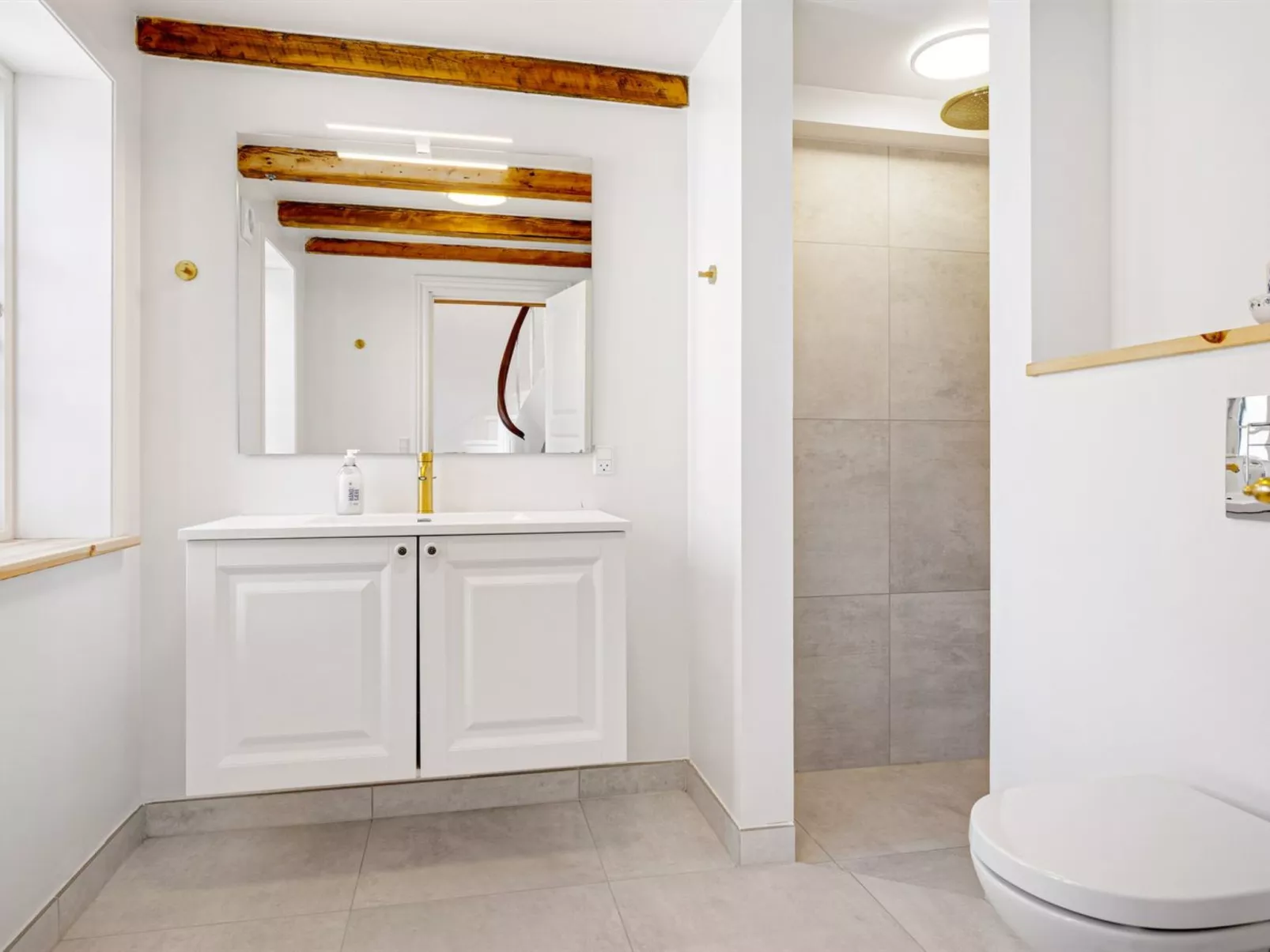 "Karmen" - 100m from the sea-Binnen