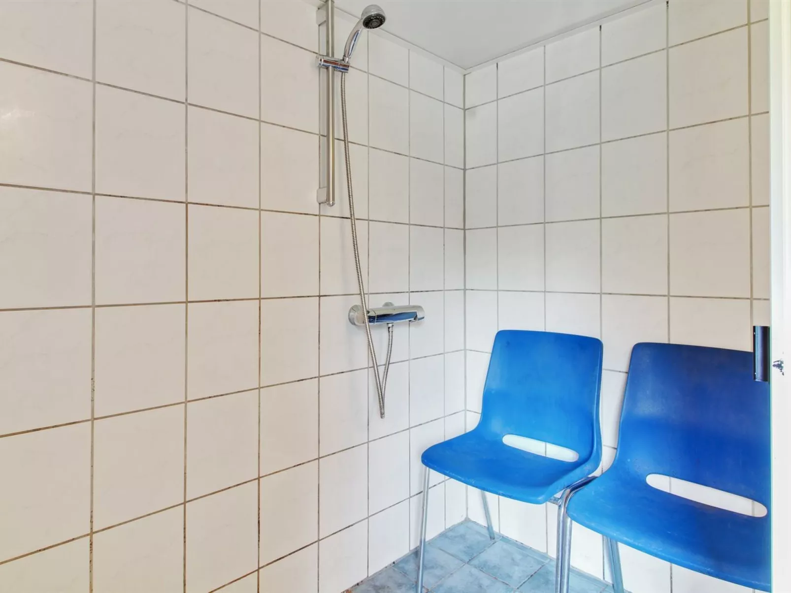 "Gunsten" - 2.3km from the sea-Binnen