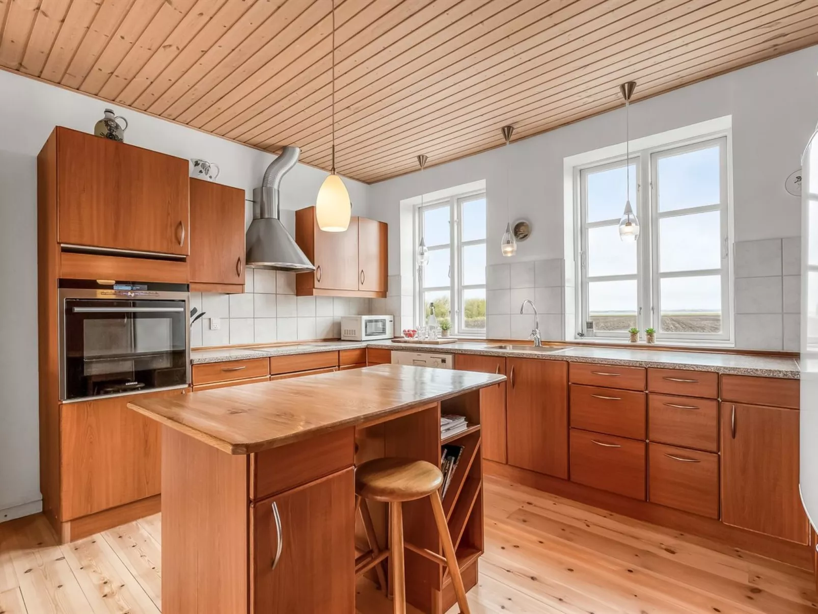 "Soria" - 600m to the fjord-Binnen