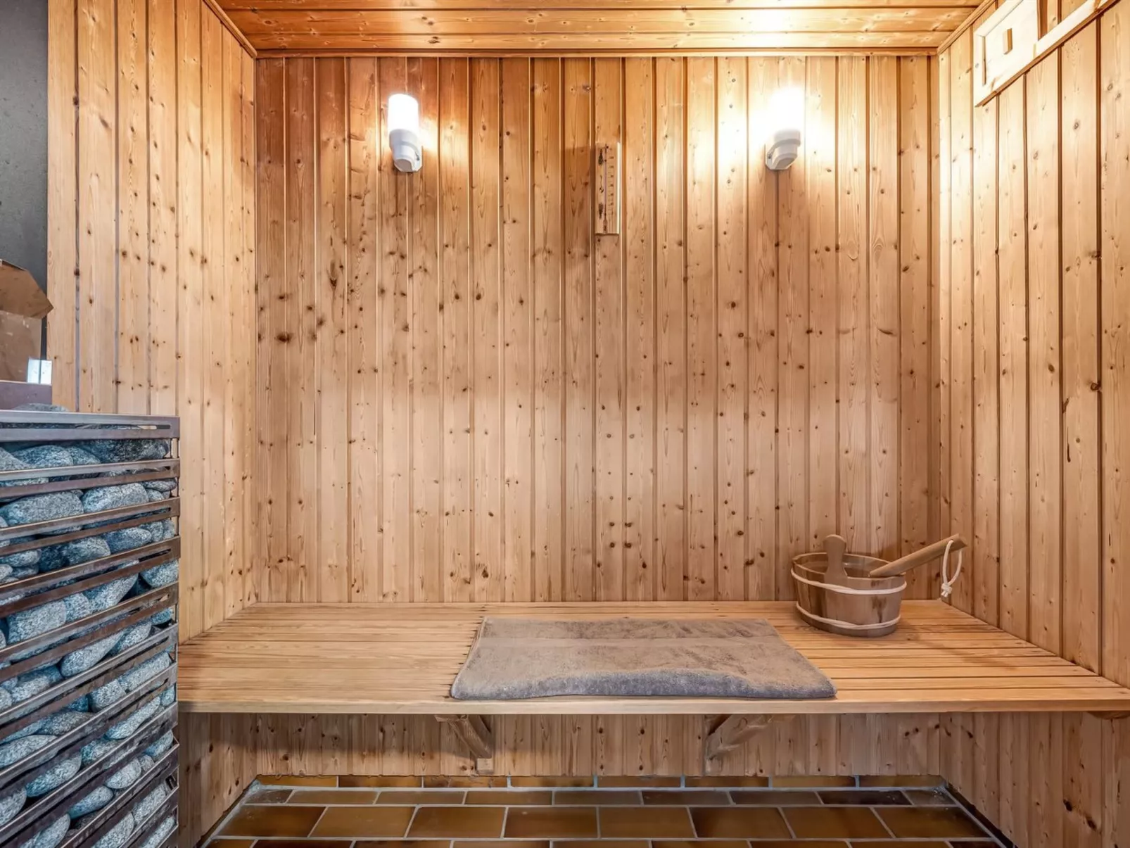 "Stillan" - 150m from the sea-Binnen