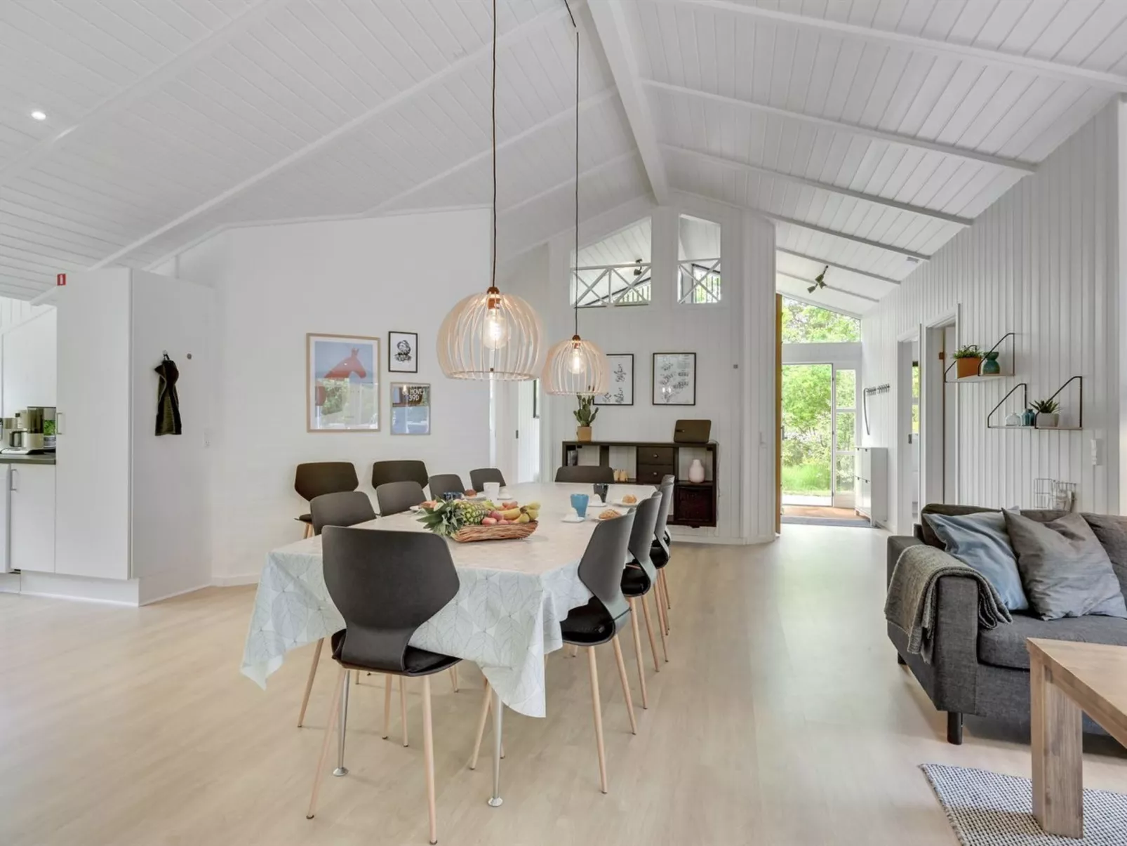 "Liviana" -  from the sea-Binnen