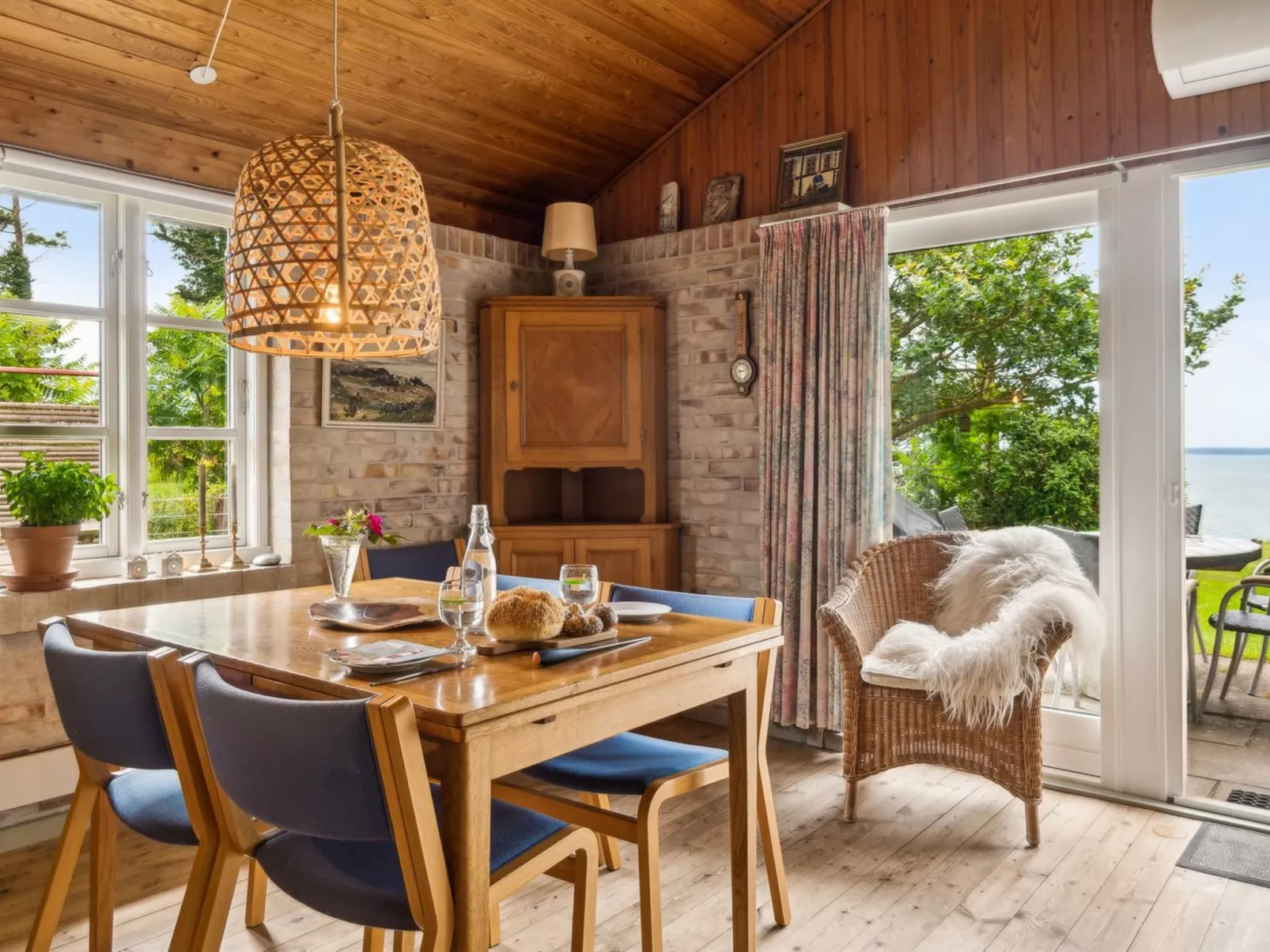 "Uschi" - 86m from the sea-Binnen