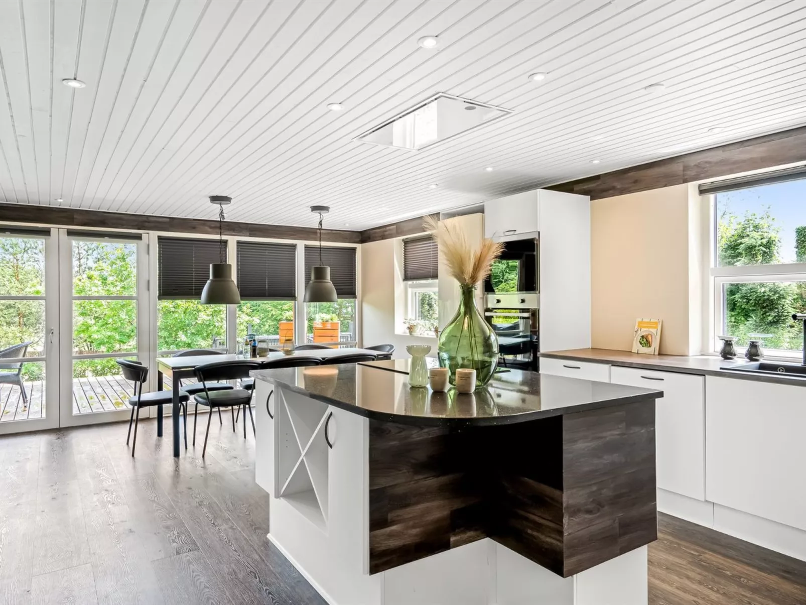 "Skip" - 300m to the fjord-Binnen