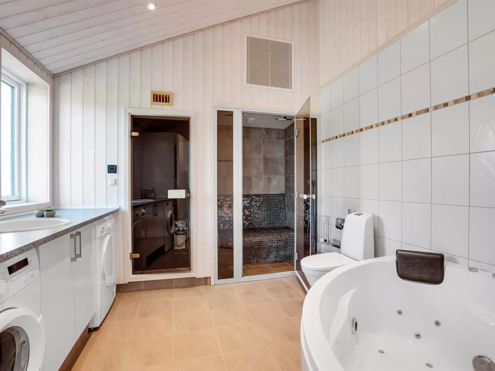 "Kiersten" - 800m from the sea-Binnen