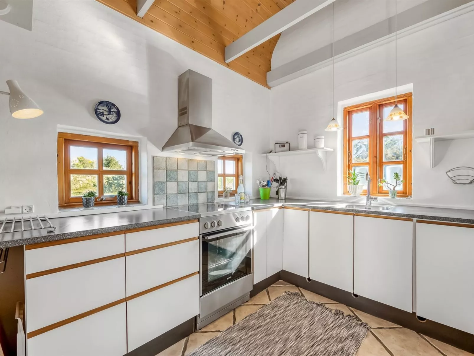 "Arlina" - 600m from the sea-Binnen