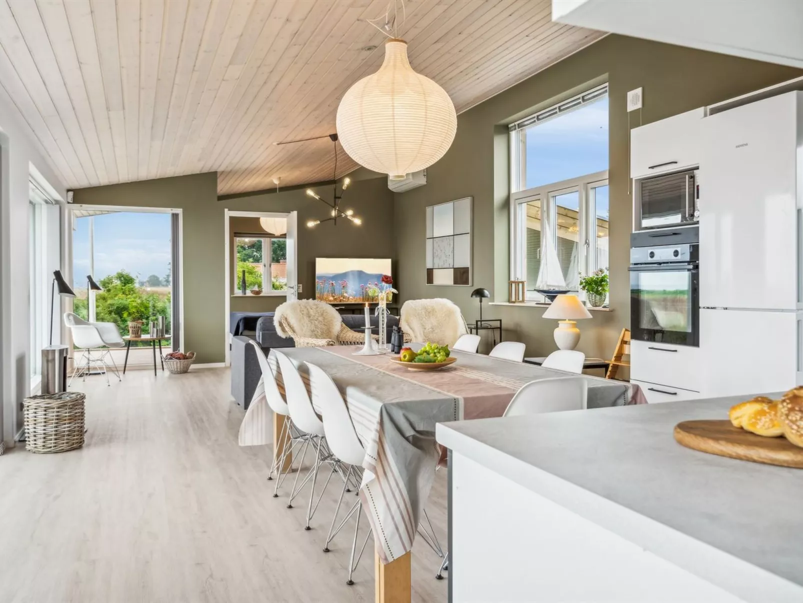 "Susana" - 50m from the sea-Binnen