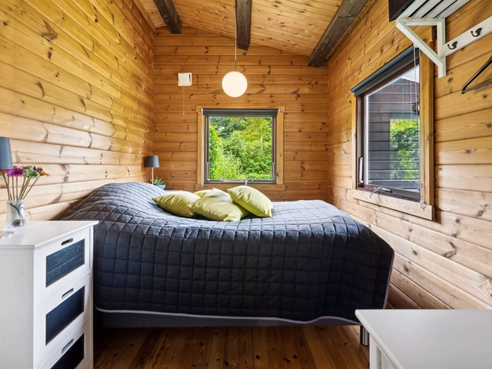 "Araminta" - 800m from the sea-Binnen