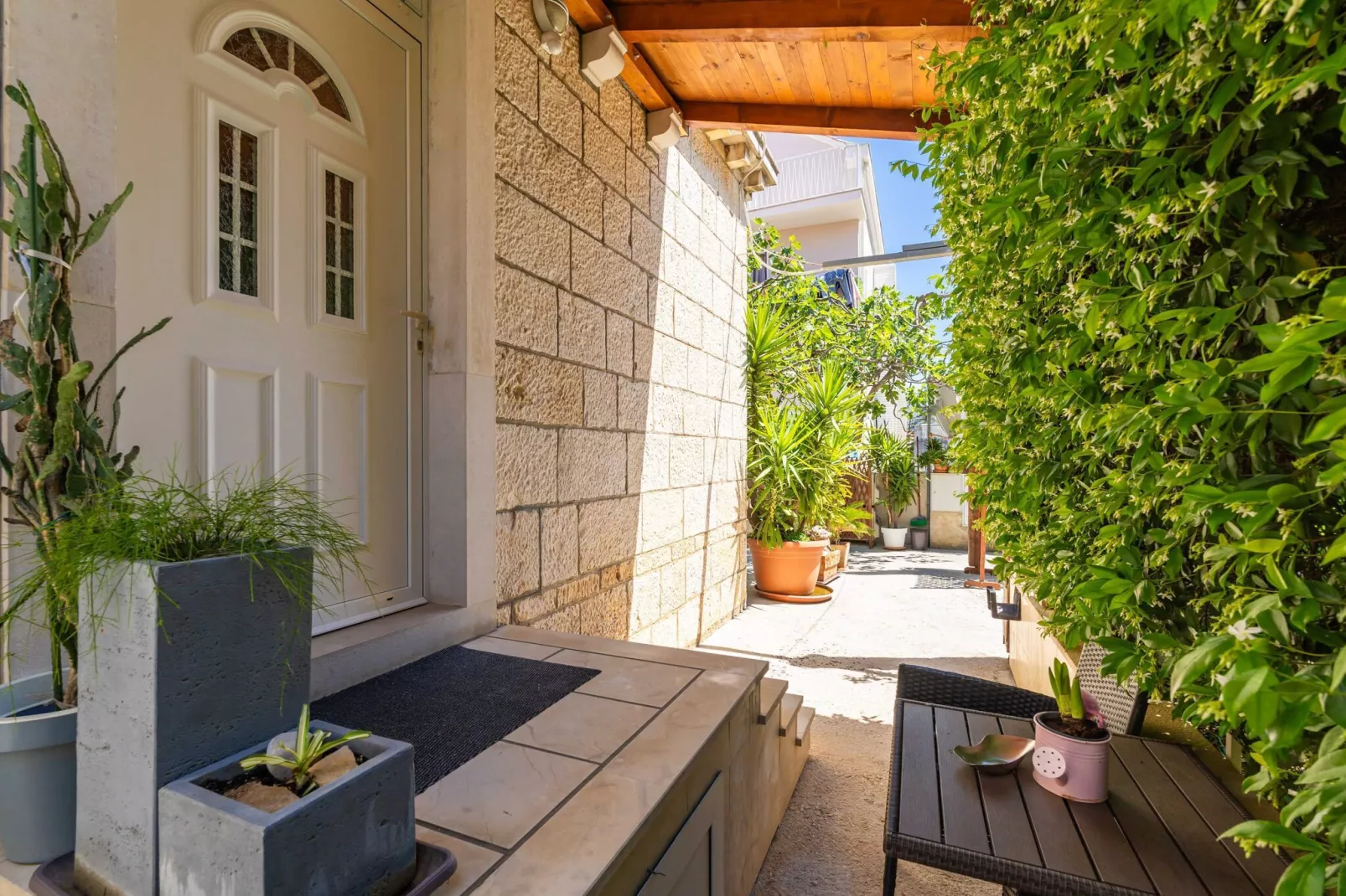 Apartments and Room Frane - Studio with Terrace-Terras