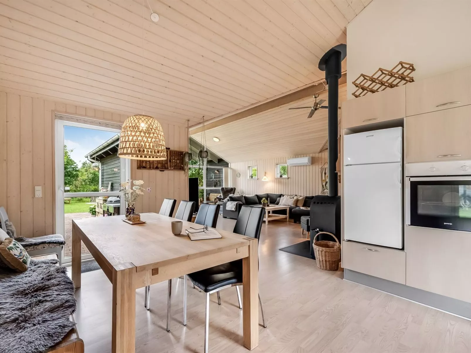 "Jarmunrek" - 400m to the fjord-Binnen