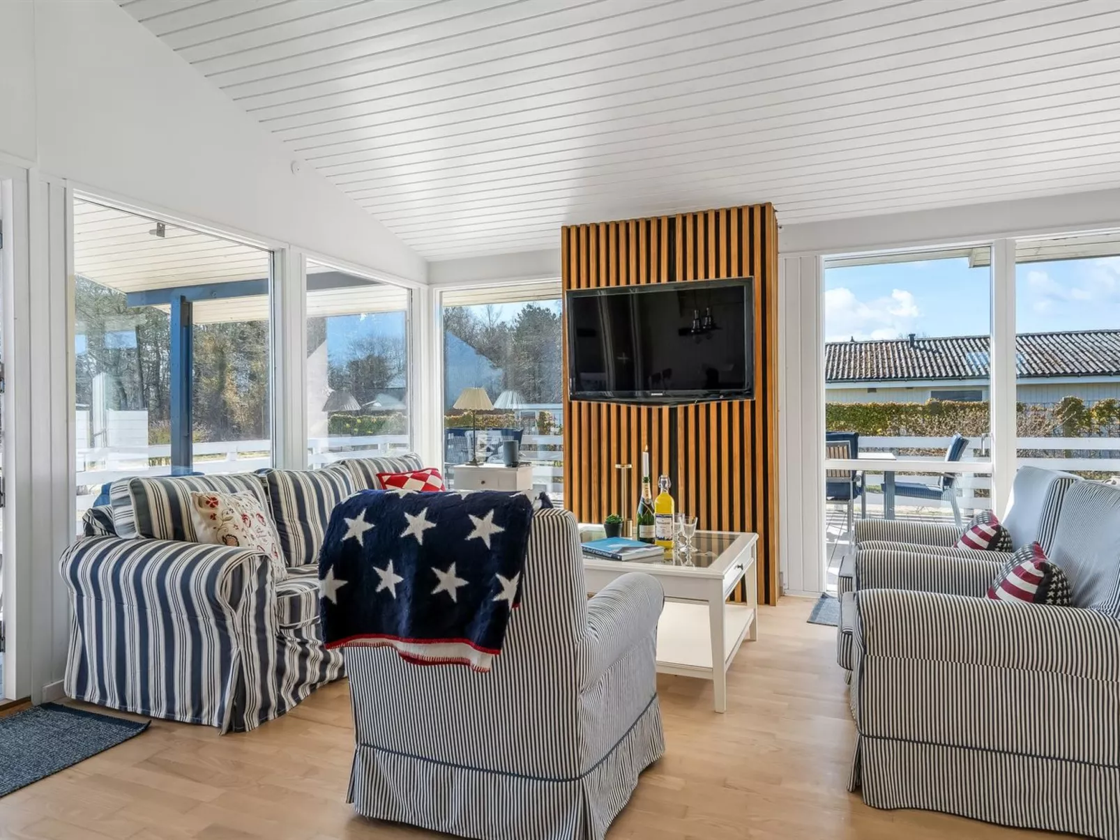 "Jaike" -  from the sea-Binnen