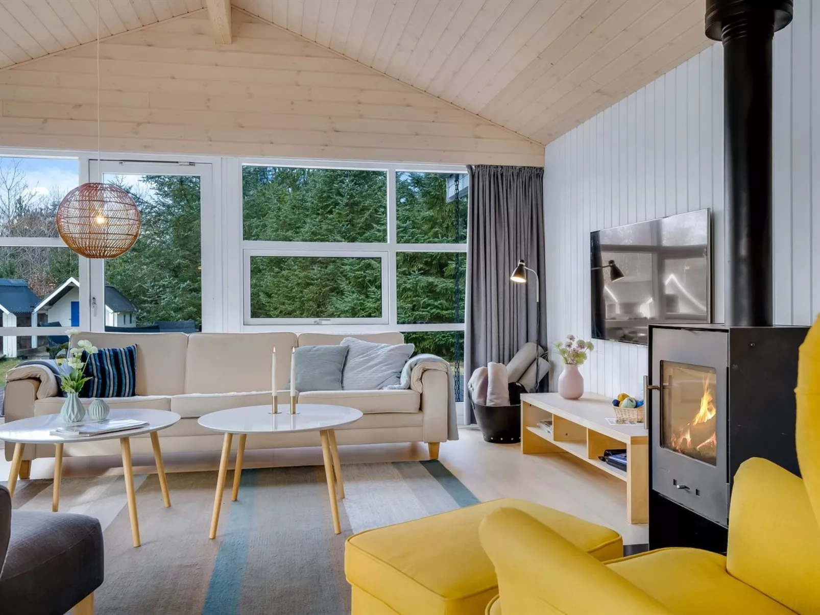 "Toska" - 3km from the sea-Binnen