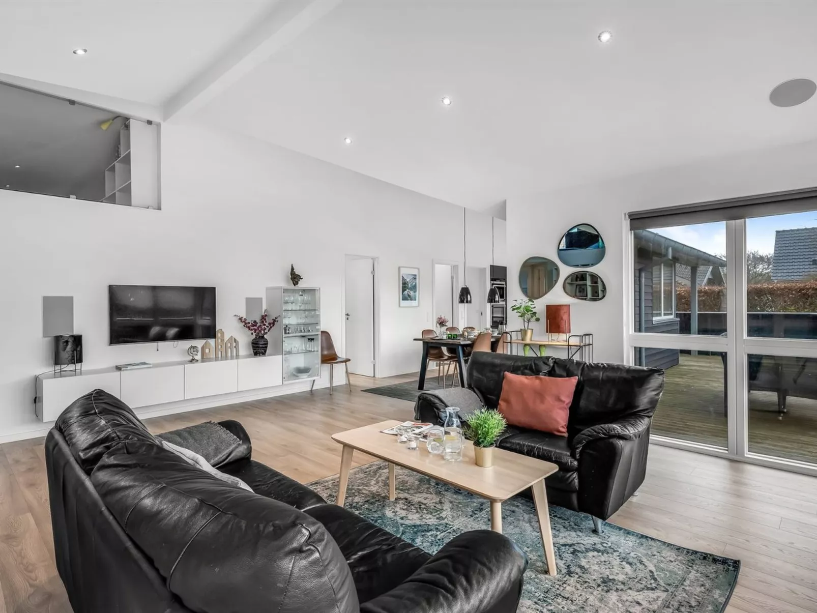 "Carlie" - 250m to the fjord-Binnen