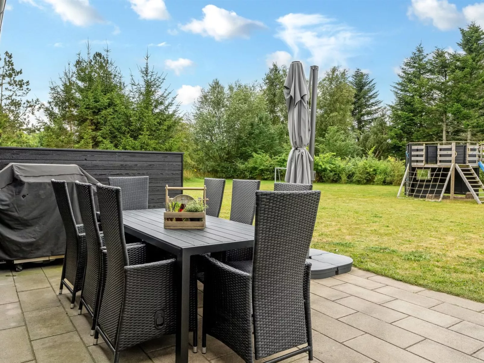 "Sunna" - 1.2km from the sea-Buiten