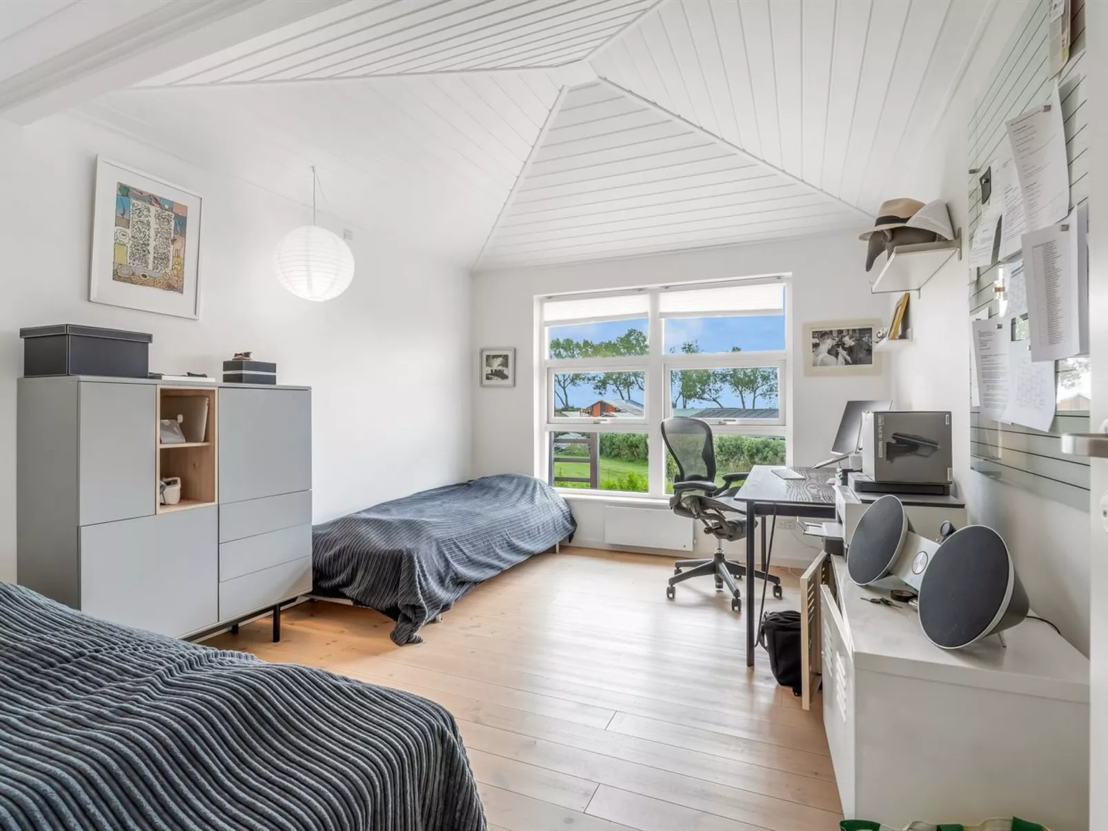 "Glenda" - 2.1km from the sea-Binnen