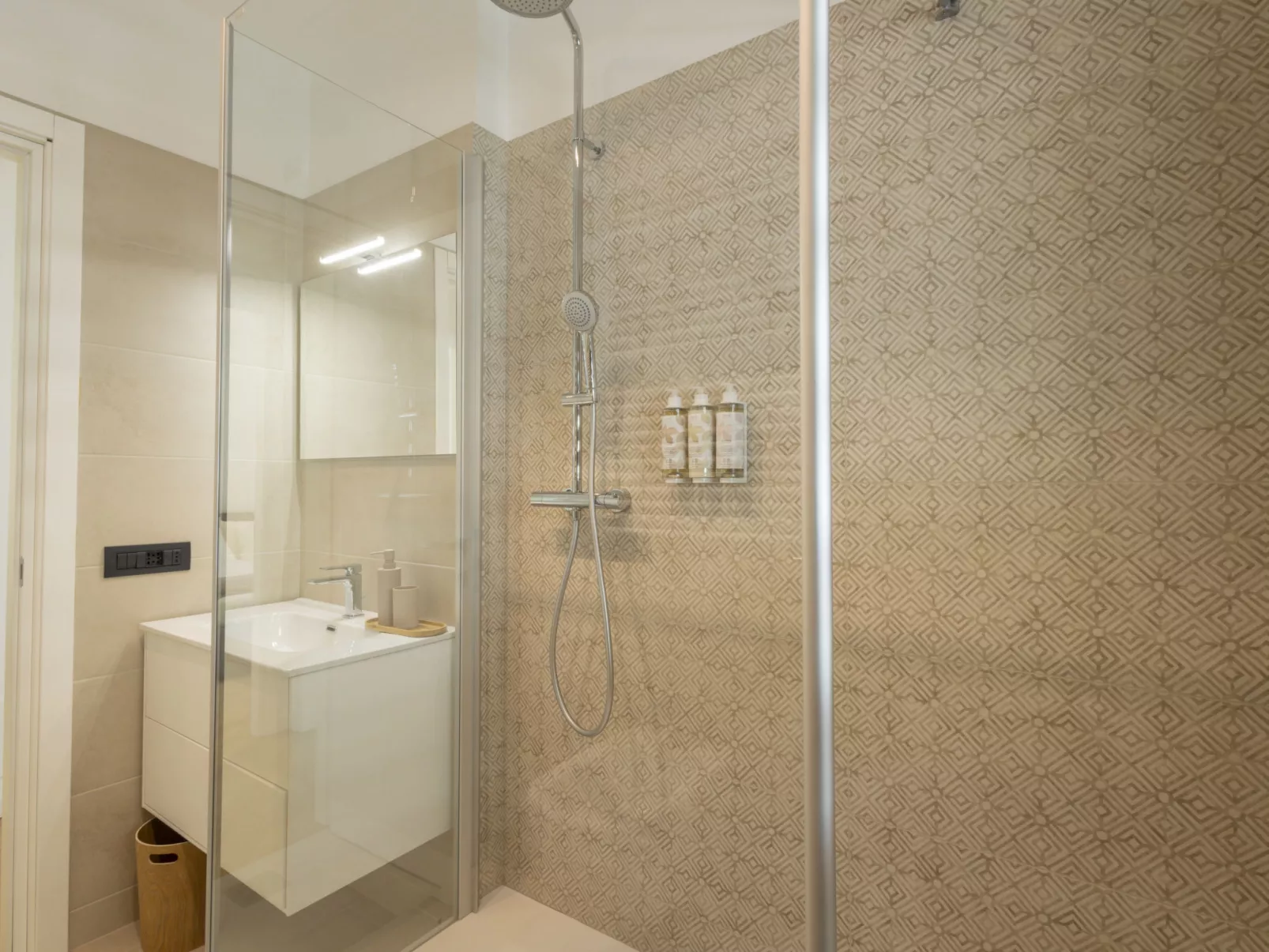 Civico 16 Garden Home-Binnen