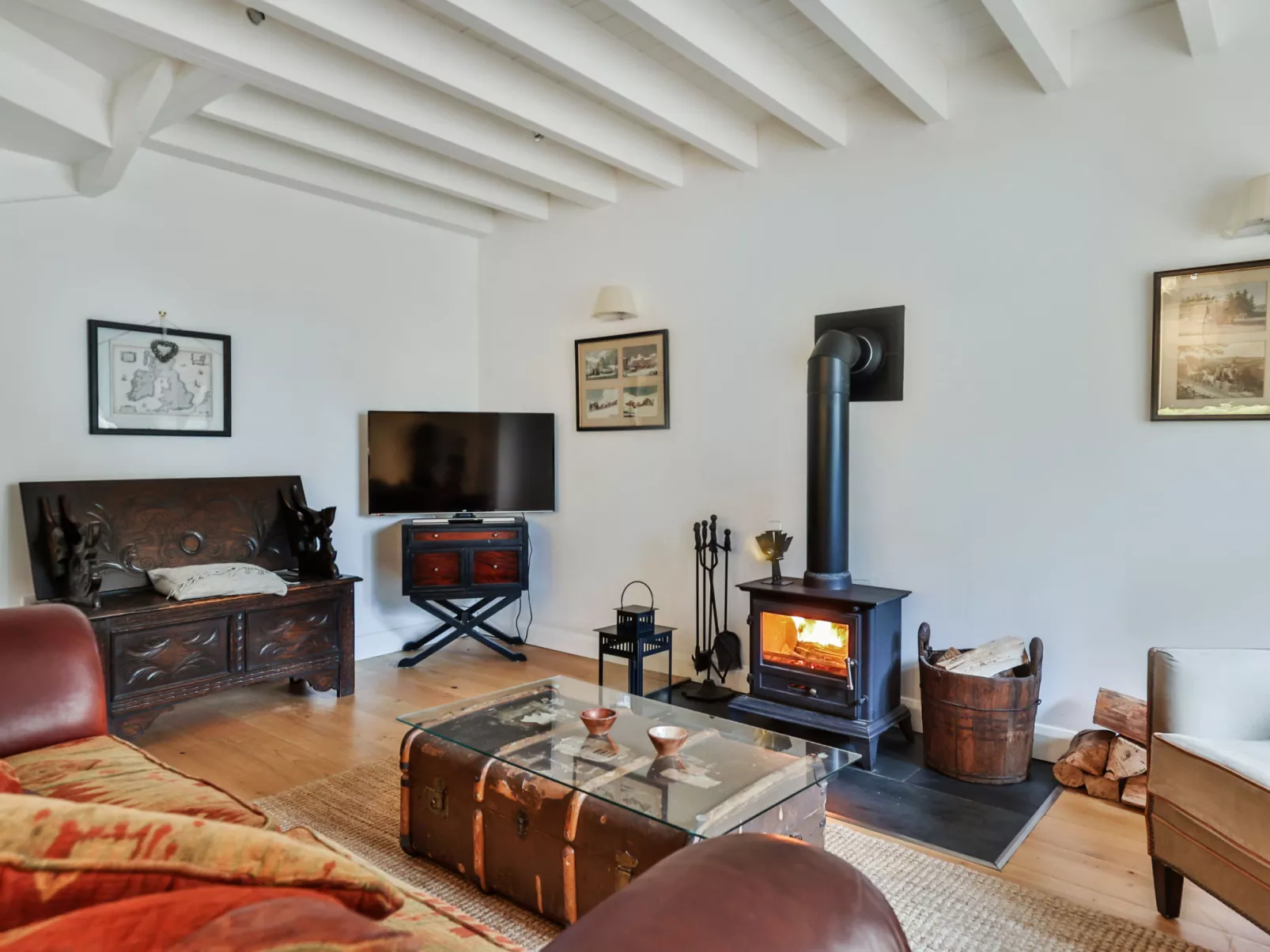 Middle Warble Stables-Binnen