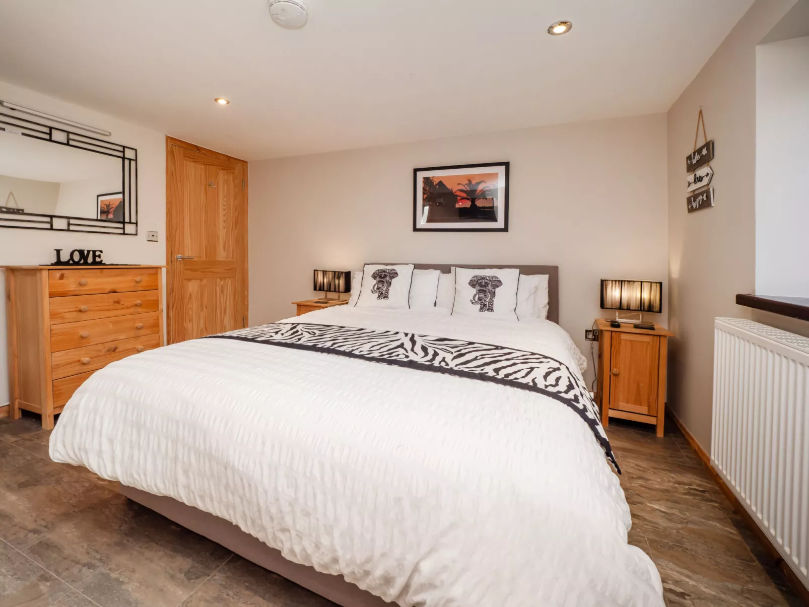 Pottles Cottage-Binnen