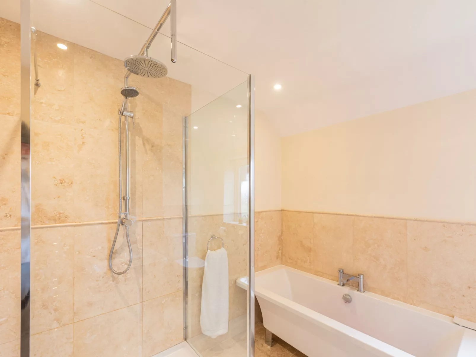 Groes Faen Bach Farmhouse-Binnen