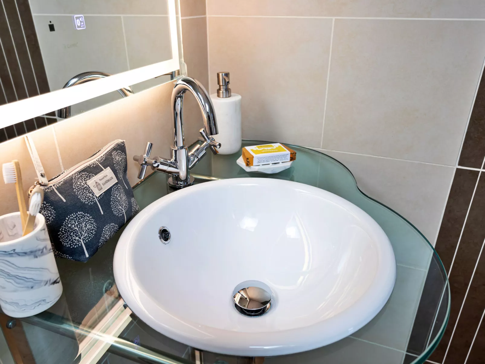 The Duck House-Binnen