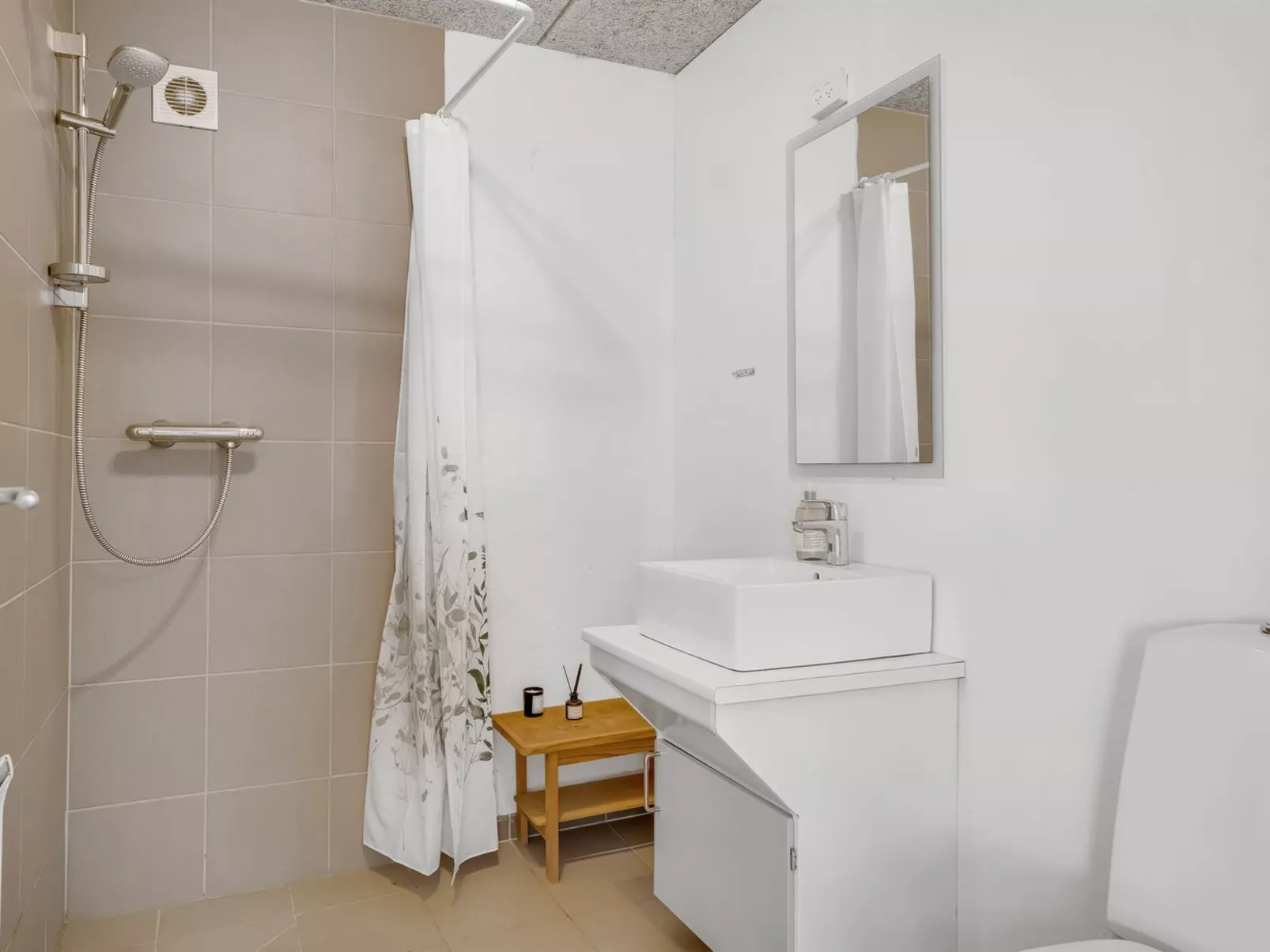 "Nette" - 2km to the fjord-Binnen