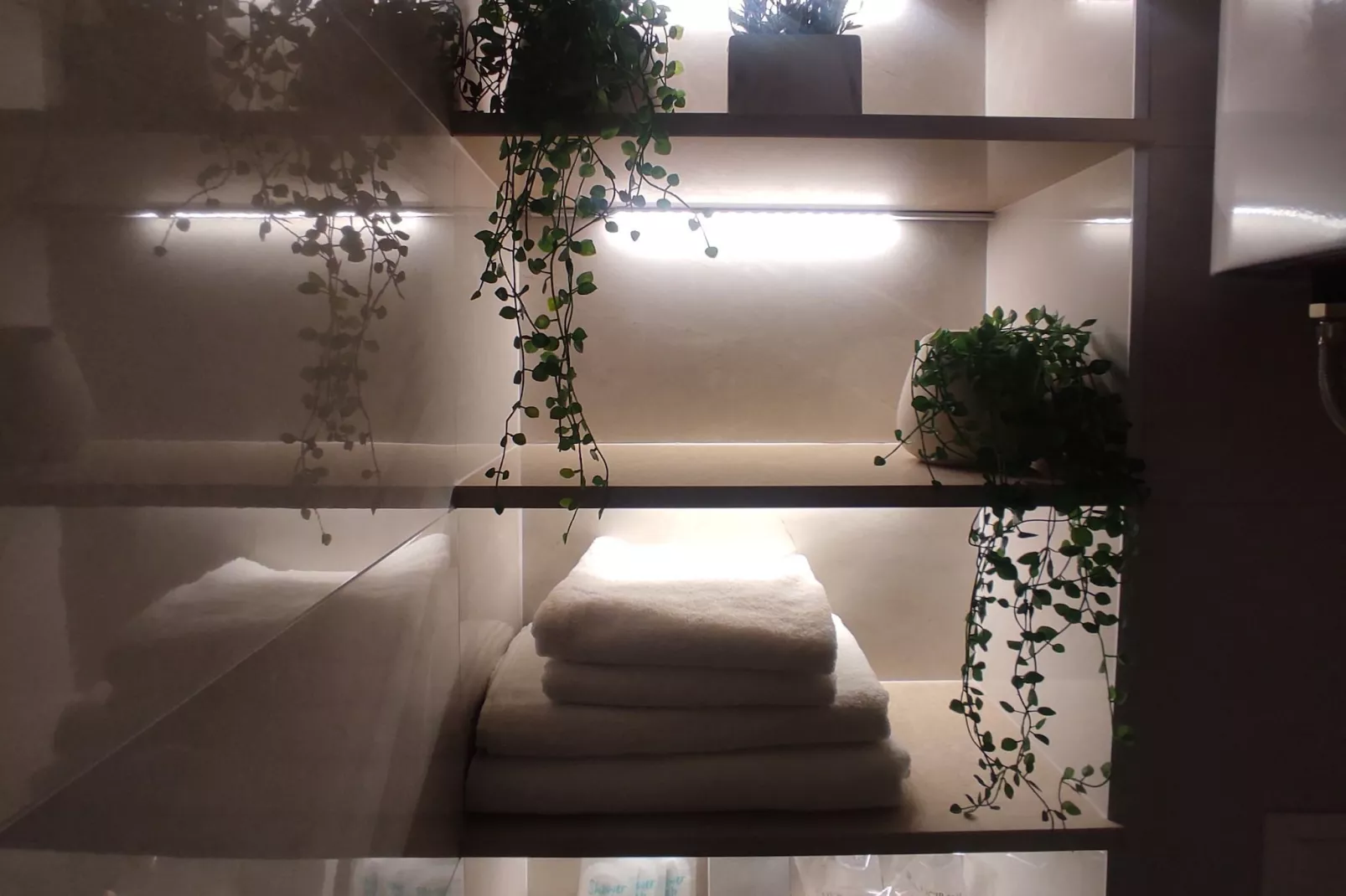 Room Porat 2 with Private Terrace - Double Bedroom with Private Terrace-Badkamer