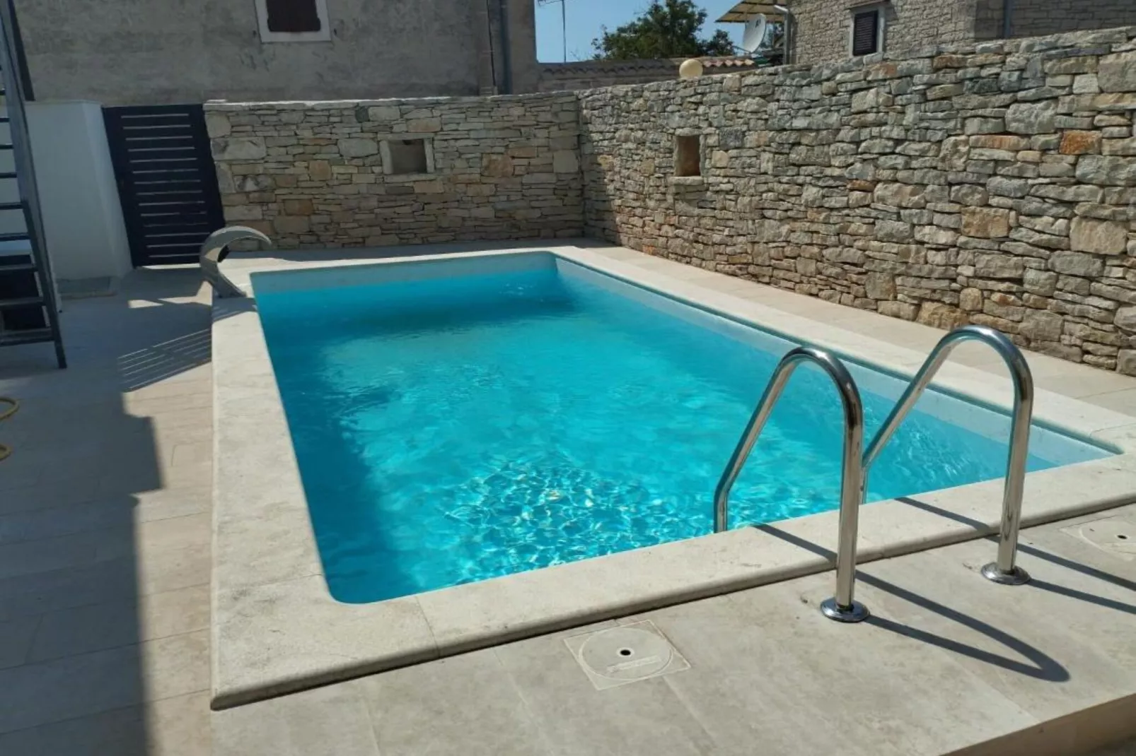 Villa Galant with Pool & Sauna Maružini-Zwembad