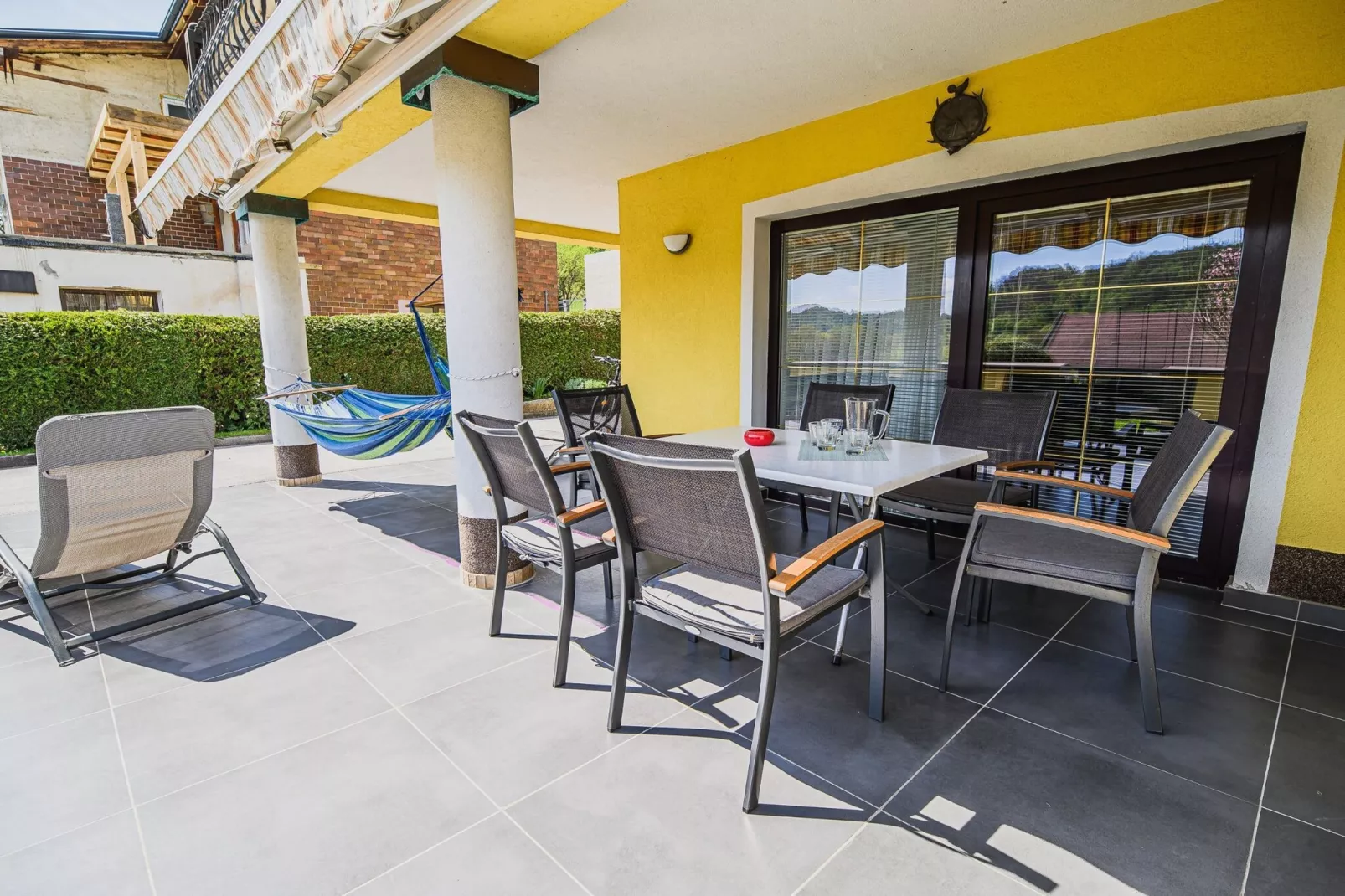 Sunny and Spacious Apartments with Terrace near Water Park - Three Bedroom Apartment with Terrace-Buitenlucht