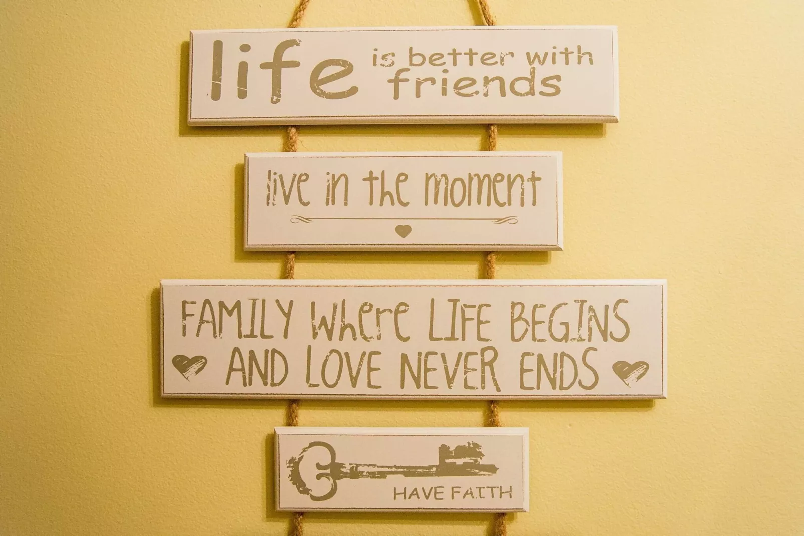 Luce Hilltop Cozy Apartment - Two Bedroom Apartment-Binnen