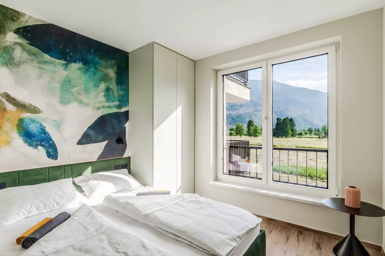 Bovec Chic Apartment with Sauna - One Bedroom Apartment with Balcony-Slaapkamer