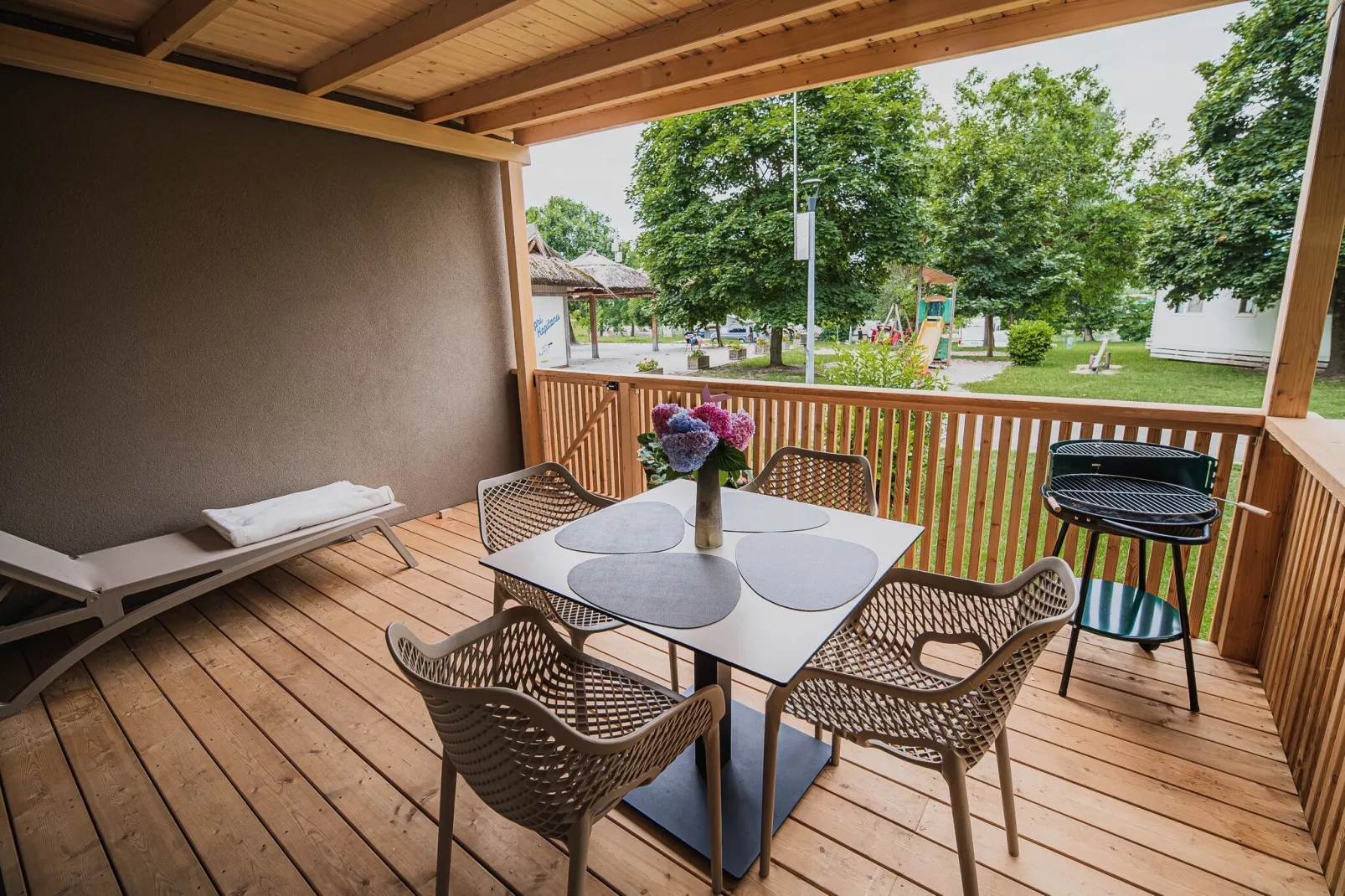 Lake Serenity Premium Mobile Homes with Thermal Riviera Tickets - Three Bedroom Mobile Home 15\/028 - Terras