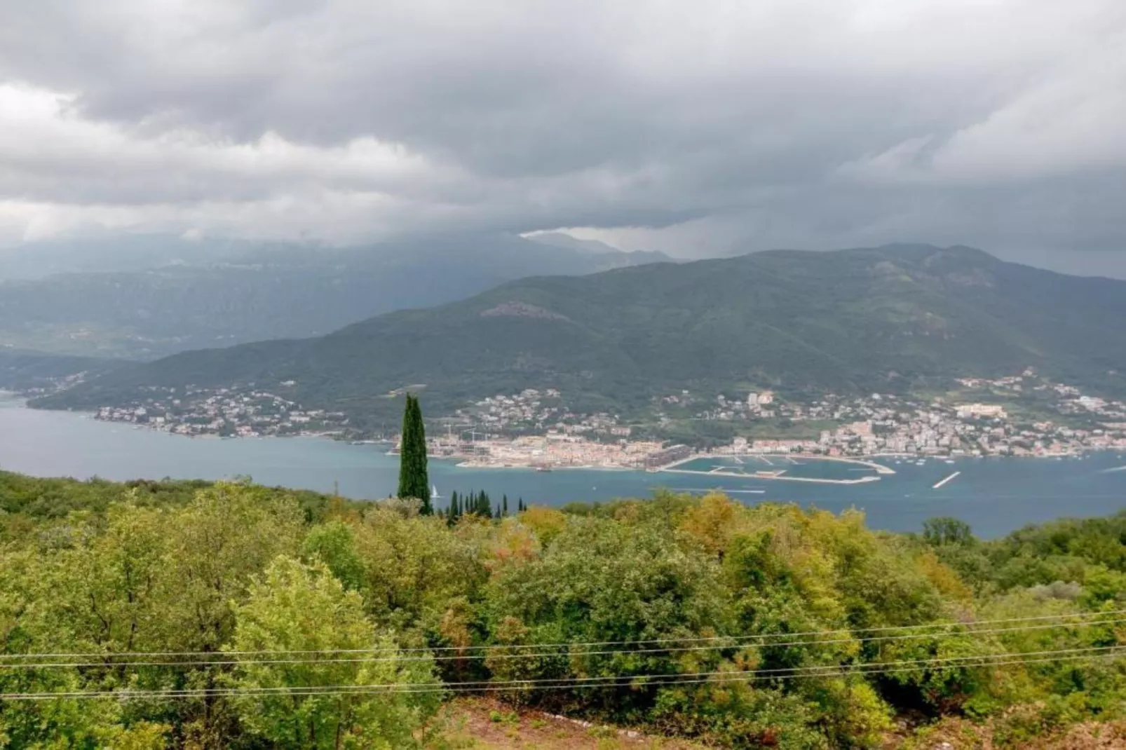 Tranquil Retreat with Private Pool in Lustica Bay - One Bedroom Apartment with Balcony and Sea View 2-Buitenlucht