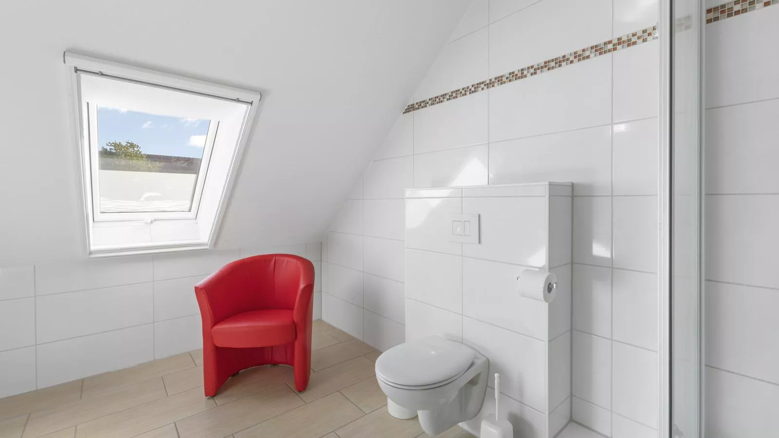 Windflüchter links mit Sauna-Badkamer