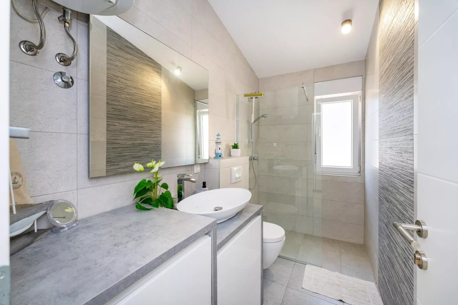 Villa Gajser-Badkamer