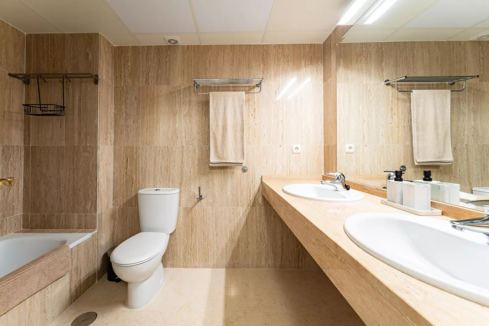 CT 375 - Faro's Cozy Dream in Elviria - Marbella-Badkamer