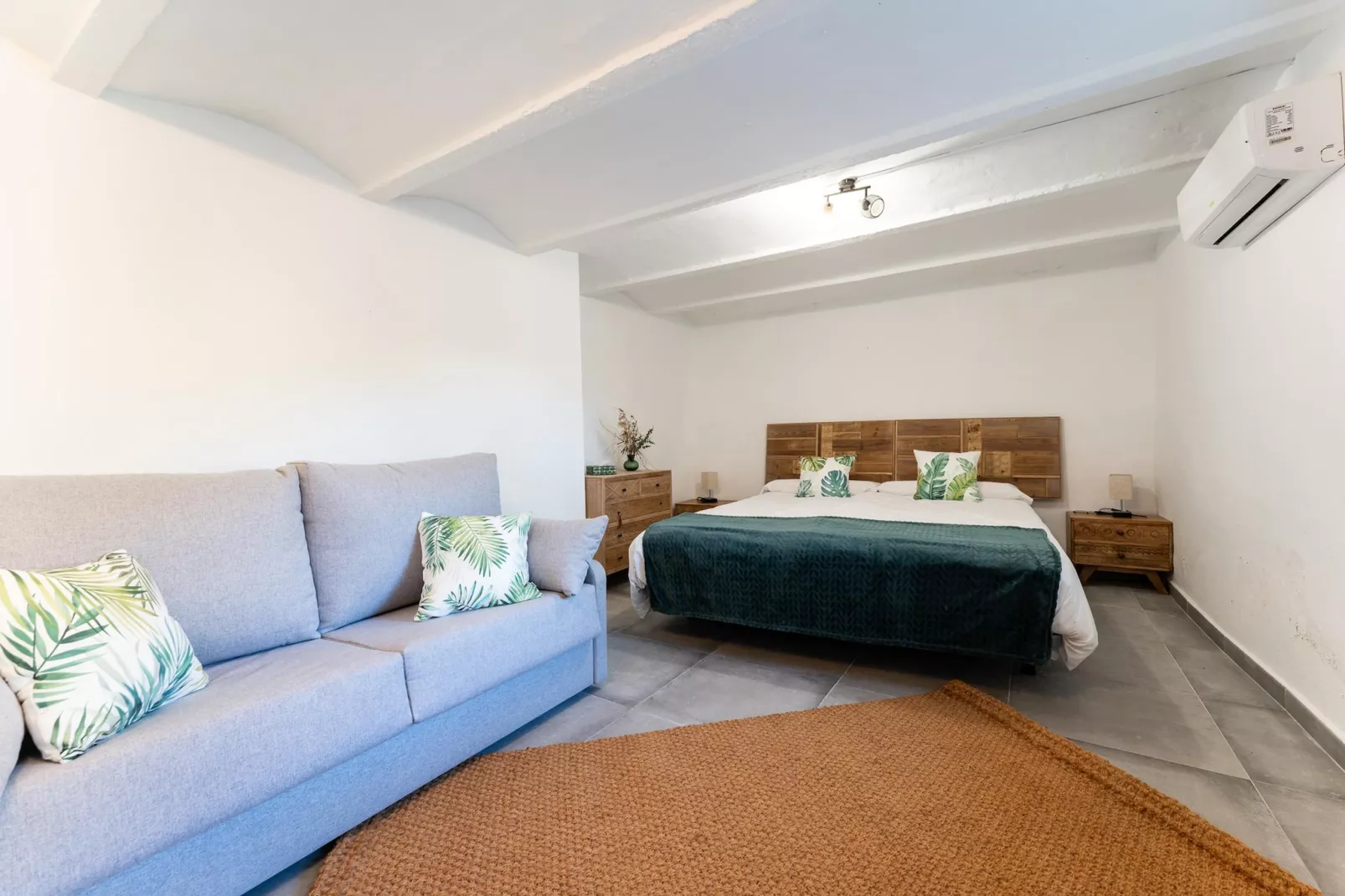 CT 390 - Faros Zen Ohm & Yoga Retreat - Cortijo Pura Paz in Casarabonela-Slaapkamer