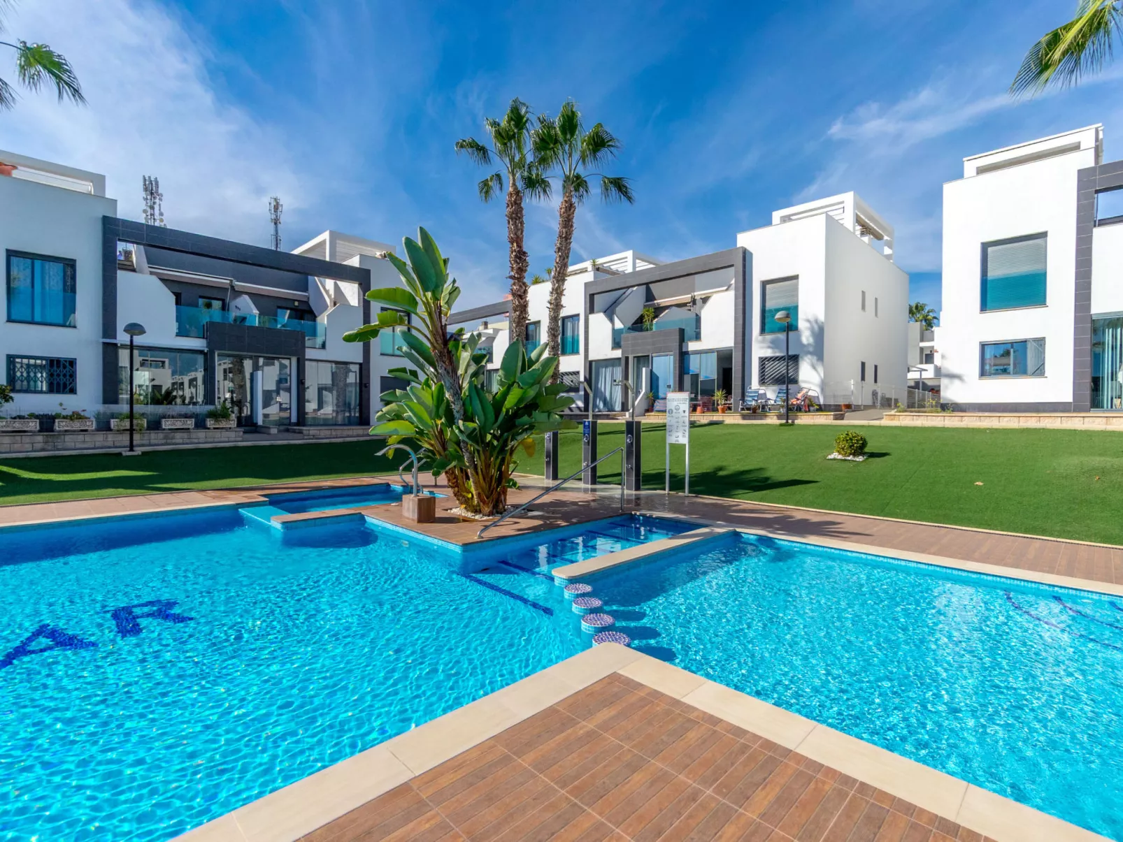 Oasis Beach 1-Buiten