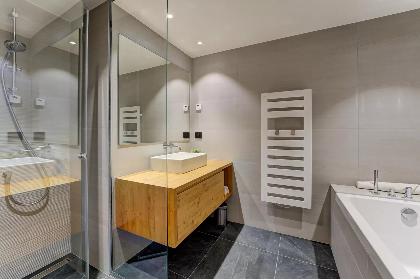 Trois Soeurs-Badkamer