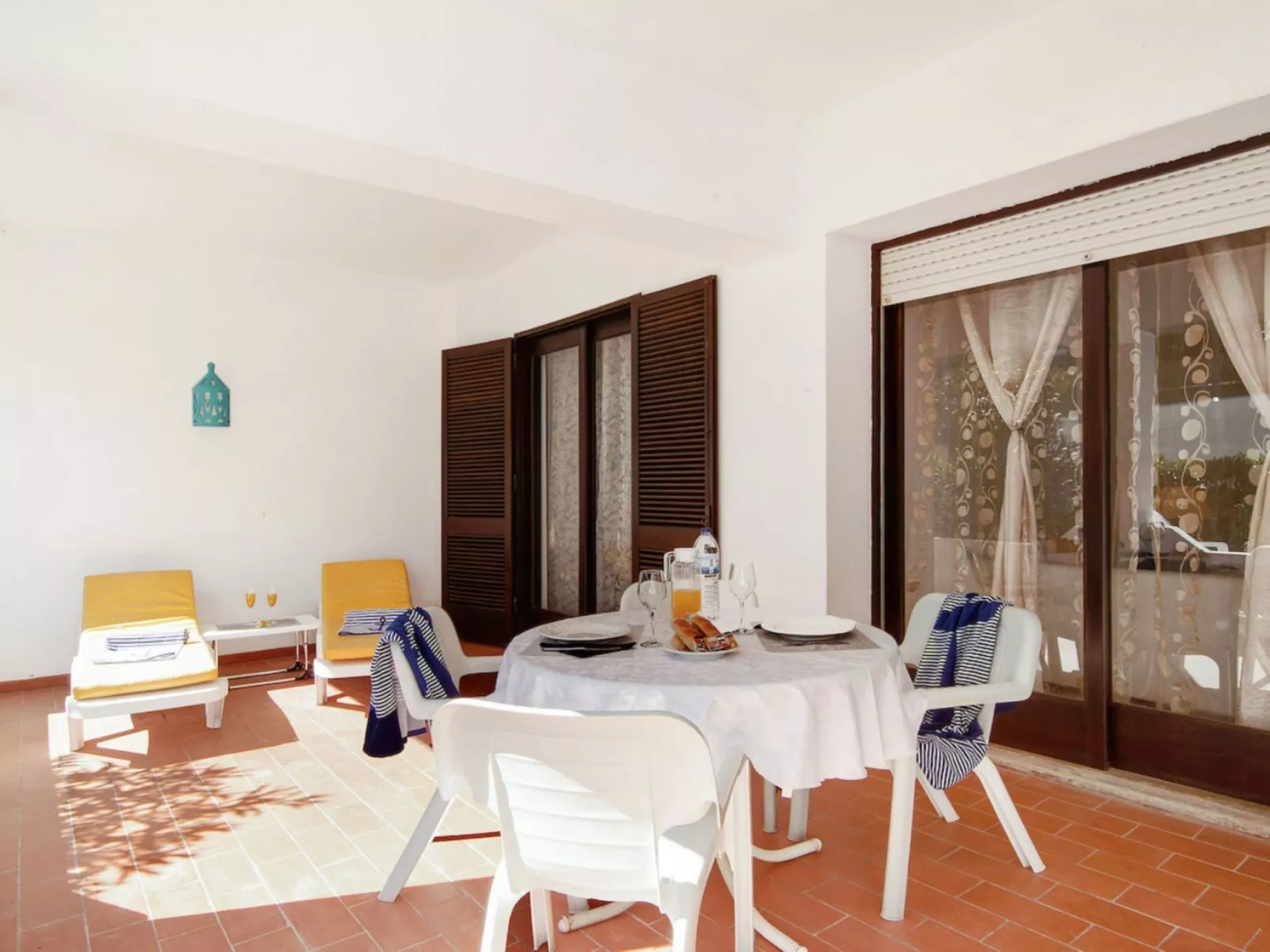 Joyce - Sunny Way-Binnen