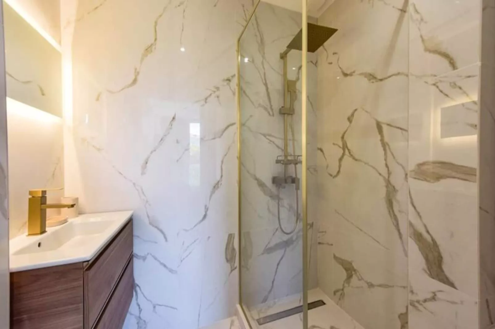 Résidence  Rare 4p Standing Proche Croisette-Niet-getagd