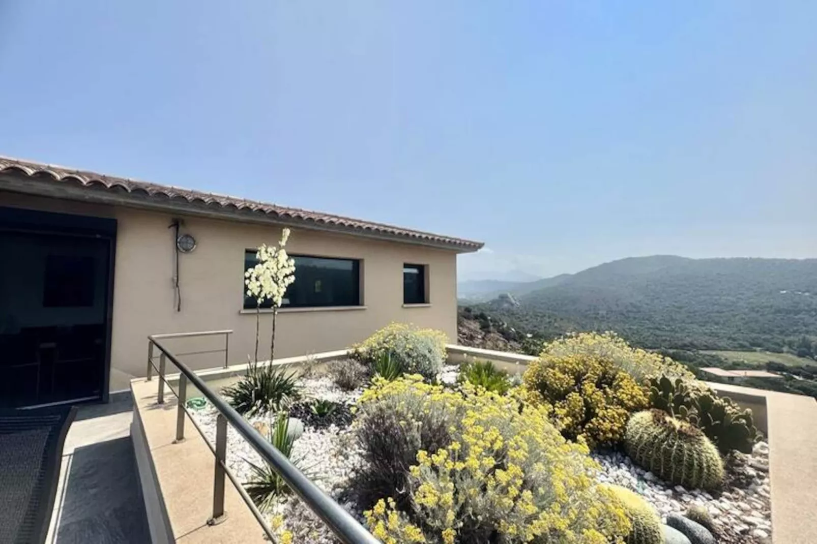 Résidence Sull001-sartene-Niet-getagd