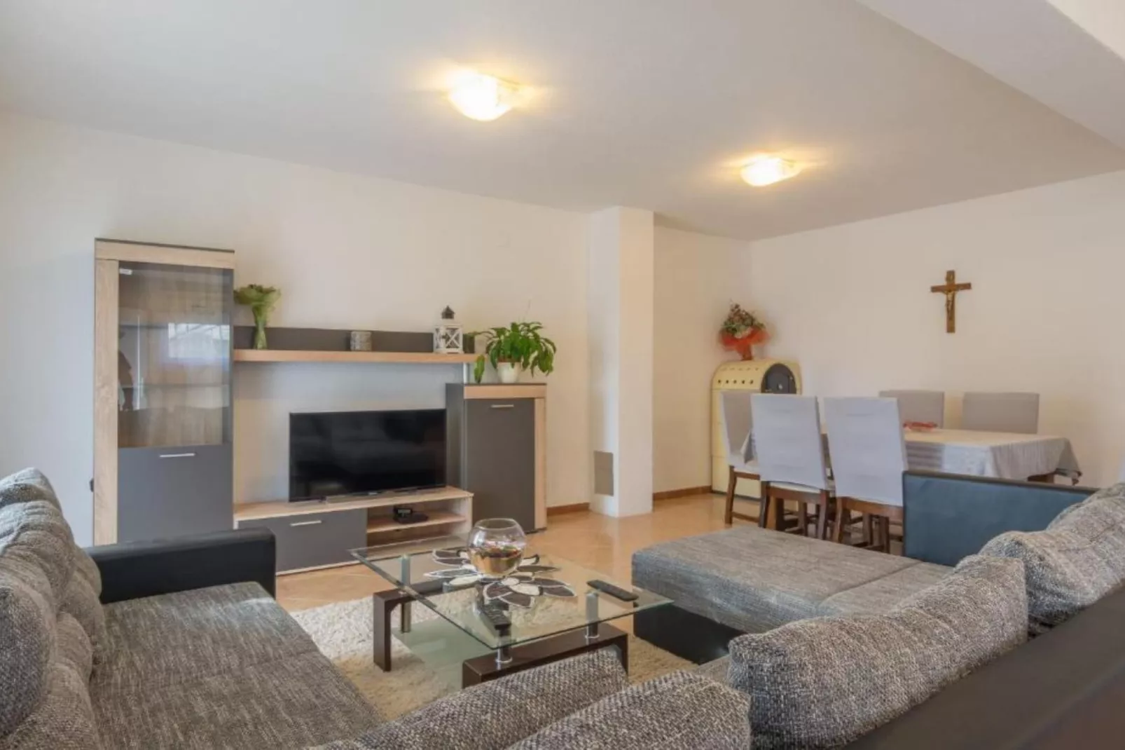 Holiday House BALEN with Swimming Pool - Six Bedroom Holiday House With Pool-Buitenlucht