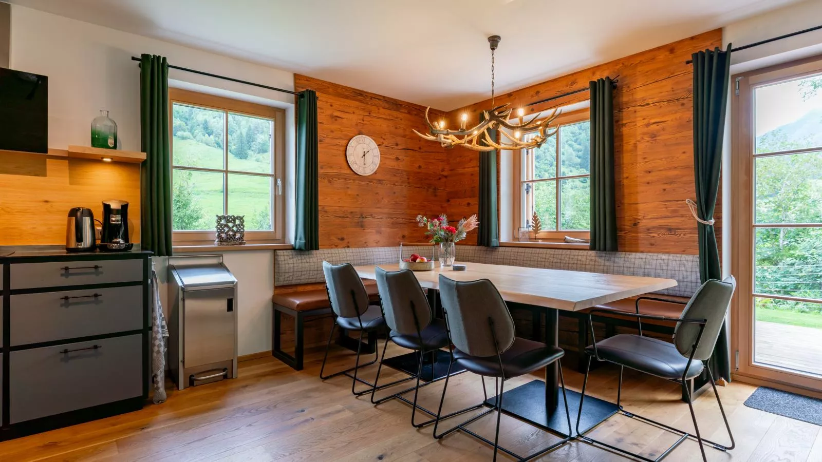 Sperlingnest-Eetkamer