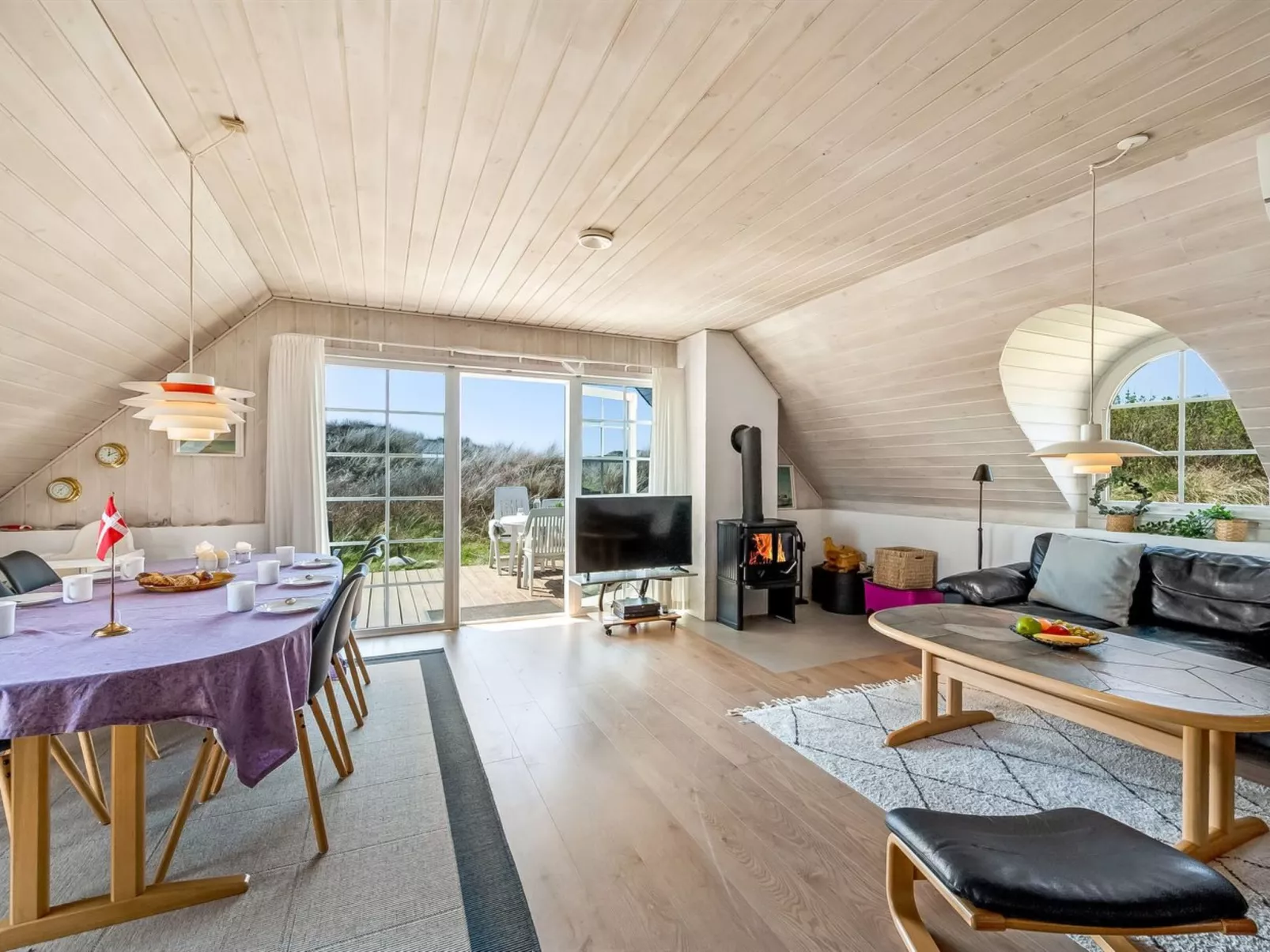 "Slava" - 250m from the sea-Binnen